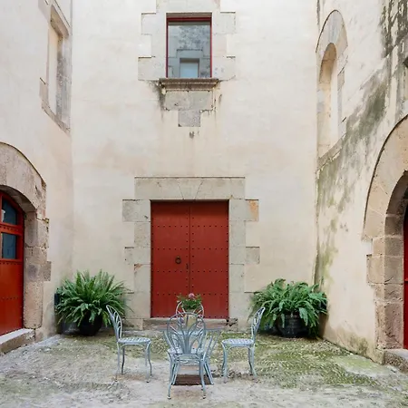 Villa Castell De *